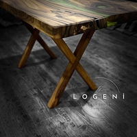 Дизайнерска маса от масивно дърво с епоксидна смола – Green River | LogeniWood