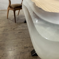 ✔ ръчно изработена епоксидна маса „Бяла Перла“ от орехово дърво