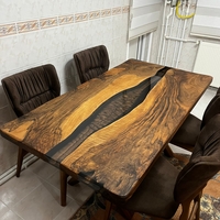 Кафяво пигментиран плот с прозрачен епоксид