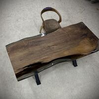 Маса от естествено дърво с пушек епоксид – Natural Edge Design