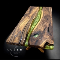 Дизайнерска маса от масивно дърво с епоксидна смола – Green River | LogeniWood