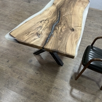 ✔ ръчно изработена епоксидна маса „Бяла Перла“ от орехово дърво