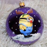 Стъклена коледна играчка - Миньон