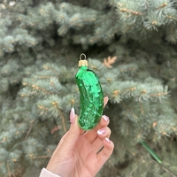 Стъклена краставичка