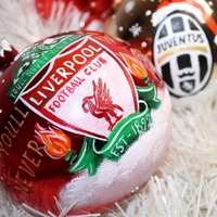 Стъклена коледна играчка с любим футболен отбор