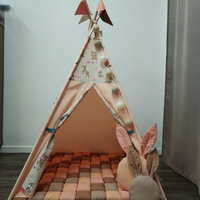 Едноцветна палатка в цвят праскова с килимче на квадратчета - 