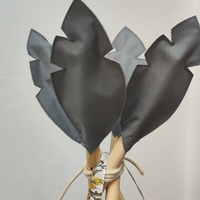 Елени в гората в сиво