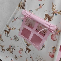 Елени в гората в розово