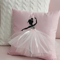 Декоративна възглавница балерина