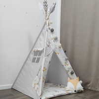 Едноцветна палатка в сиво с дебело килимче  - Лисици в гората