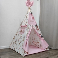 Елени в гората в розово