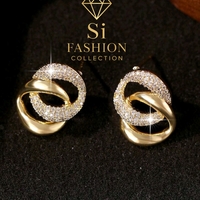 Обеци „Golden Embrace“