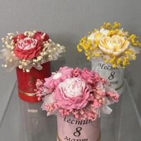 Соеви свещи в кутия за 8 март