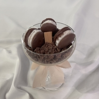 Соева свещ в чаша с бисквити