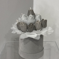 Соеви свещи в кутия в сиво и бяло