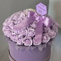 51 броя рози от пластичен сапун лилави