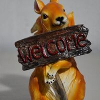 Градинска декорация катеричка с табела