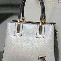 ДАМСКА ЧАНТА SILVER POLO СРЕБРИСТА