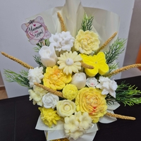 Ароматен букет от соев восък в жълто