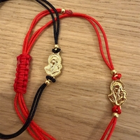 Позлатена гривна с икона Богородица – червен или черен конец