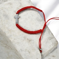 Православна гривна с кръст – червен конец и сребрист елемент с камъни