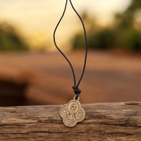 Православен дървен медальон с Богородица – черен конец