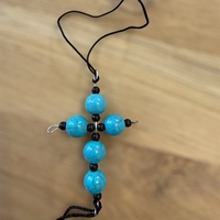 Ръчно изработен кръст от тюркоазени мъниста