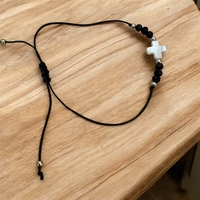 Православна гривна със седефен кръст – черни мъниста