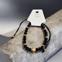 Елегантна гривна с кръст и черни мъниста