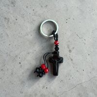 Православен ключодържател с черен кръст и декоративни мъниста