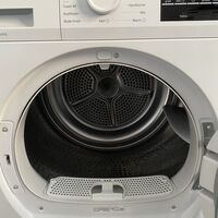 Сушилня Siemens iQ500 с термопомпа и самопочистване