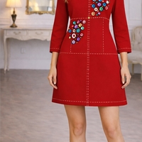 Рокля „Бутикови копчета“