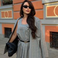 Комплект сако и рокля в сиво каре
