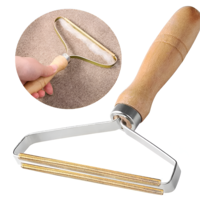 Perie de Indepartat Scame NEO™, Tip Rola, Maner de Lemn, 13.5 x 17.5 cm