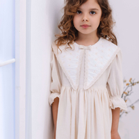 Rochiță din pânză topită fină KAROLINA, cu guler brodat