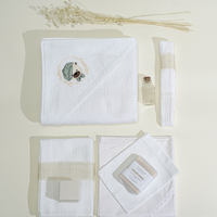 Trusou pentru botez, din muselină alba, cu broderie „Teddy Dreams” mint