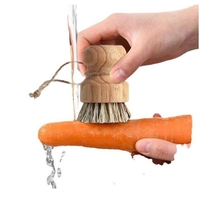 Perie de Curatat Vase si Alimente, Flippy, din Lemn de Fag, 8 x 5 cm, Perie din Sisal, Bej