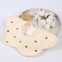 Baveta Tip Floare, Flippy, din Bumbac, pentru Copii 0-12 Luni, Rezistenta la apa, cu Capse, Model cu Stelute, 26 x 29 cm, Crem