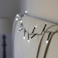 Instalatie de Craciun liniara Yoto, 24 m, din care 1 m cablu priza 220V, 300 LED, 8 jocuri de lumini, controler, fir negru, alb rece