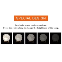 Lampa de veghe in forma de luna cu stele 3D Moon Light, Acumulator integrat, alimentare USB, stand din plastic inclus, 13 cm, 16 culori, Multicolor, Telecomanda inclusa, Flippy