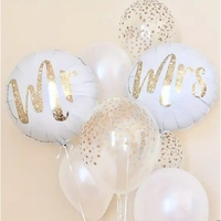 Set 12 Baloane din Folie Metalizata si din Latex, Flippy, Model Mr Mrs, Tema Nunta, Baloane Party cu Confetti, 45 cm, 30 cm, Pai inclus, Umflare cu Aer sau Heliu, Alb/Auriu