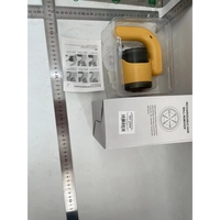 Aparat Pentru Curatat Scame, Par Si Praf, Flippy, cu LED, Pentru Diferite Tipuri De Material, Cu Lame Din Otel Inoxidabil, Compartiment de Depozitare, Maner Reglabil, 11x10.5x8.7 cm, Galben