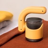 Aparat Pentru Curatat Scame, Par Si Praf, Flippy, cu LED, Pentru Diferite Tipuri De Material, Cu Lame Din Otel Inoxidabil, Compartiment de Depozitare, Maner Reglabil, 11x10.5x8.7 cm, Galben