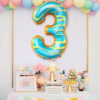 Balon din Folie Metalizata Flippy, Figurina Cifra, Imprimeu Gogosi, Tema Aniversare 100 cm, Ambalaj Individual, Pai inclus, Umflare cu Aer sau Heliu, Multicolor, Cifra 3