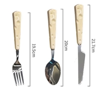 Tacamuri pentru Copii, Flippy, Set 3 Piese, Tacamuri pentru Dejun, Lingura Furculita Cutit, Stil Italian, Manere forma Cascaval Plastic, Inox, 23 cm, Auriu