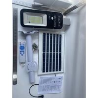 Proiector LED pentru stalp, casa, perete cu suport metalic inclus, Flippy, 38,5 cm x 14,2 cm, Rezistent la Apa IP65, cu Panou Solar, 240 COB LED, 100 W, Senzor de lumina, Timer, cu Telecomanda, intensitate reglabila, kit montaj inclus, Lumina Rece