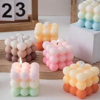 Lumanare Parfumata, Flippy, din Ceara De Soia, Model Cub, Gradient in 3 Culori Pale, 6x6x6 cm, Aroma de Piersic Alb, Roz