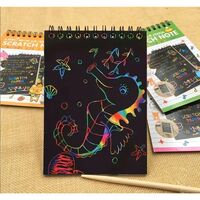 Caiet cu fise razuibile Flippy, DIY Magic Scratch, 12 File, Curcubeu, Creion din Lemn, Cartonase negre, 14.5 x 10 cm, verde