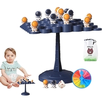 Joc Interactiv, Flippy, Astronauti in Echilibru, +3 Ani, din Plastic, 50 de Pioni, Placa de Echilibru, Roata cu Pedepse, Zar, 14 x 7 x 14 cm, Albastru
