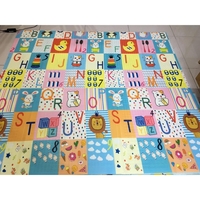 Covoras pentru Copii, Flippy, cu 2 Fete, Model Litere/Girafe, din XPE+PE, Impermeabil, Antiderapant, Protectie Termica, +3 Luni, Pliabil, 180 x 200 x 1 cm, Multicolor